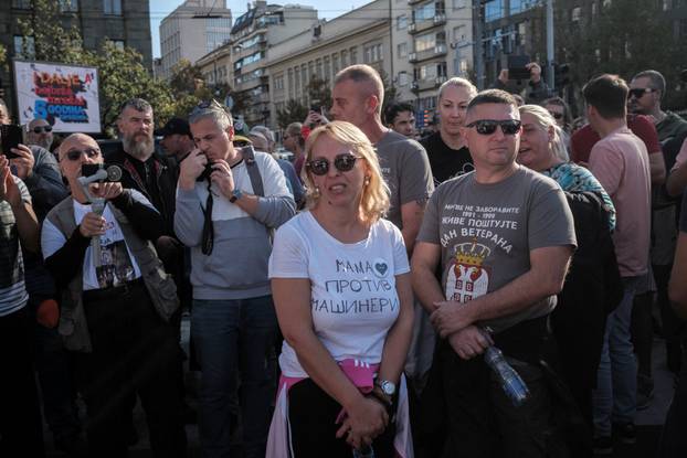 Serbian mother begins hunger strike over Novi Sad roof collapse in front of the parliament in Belgrade