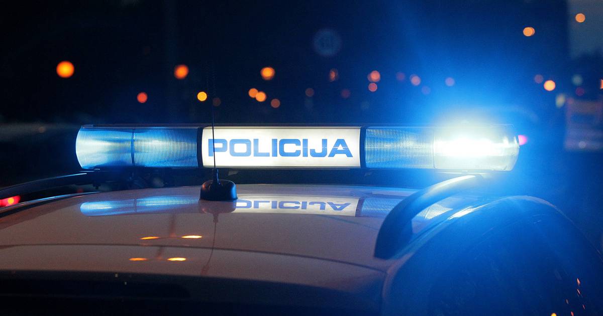 Motociklist poginuo u teškom sudaru s dva automobila u Karlovcu: Promet u prekidu