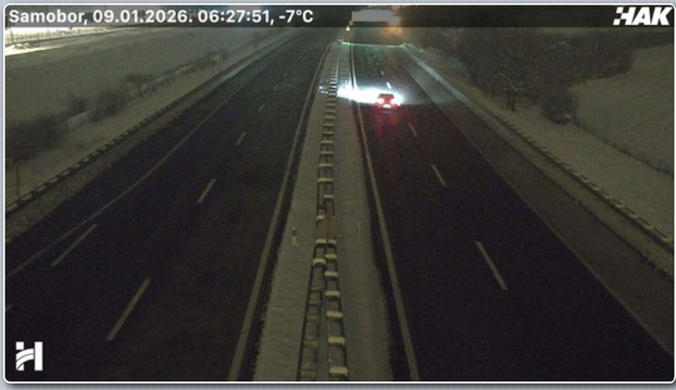 FOTO Snijeg, led i debeli minusi: Pogledajte stanje na cestama, u Lici i Dalmaciji pada snijeg