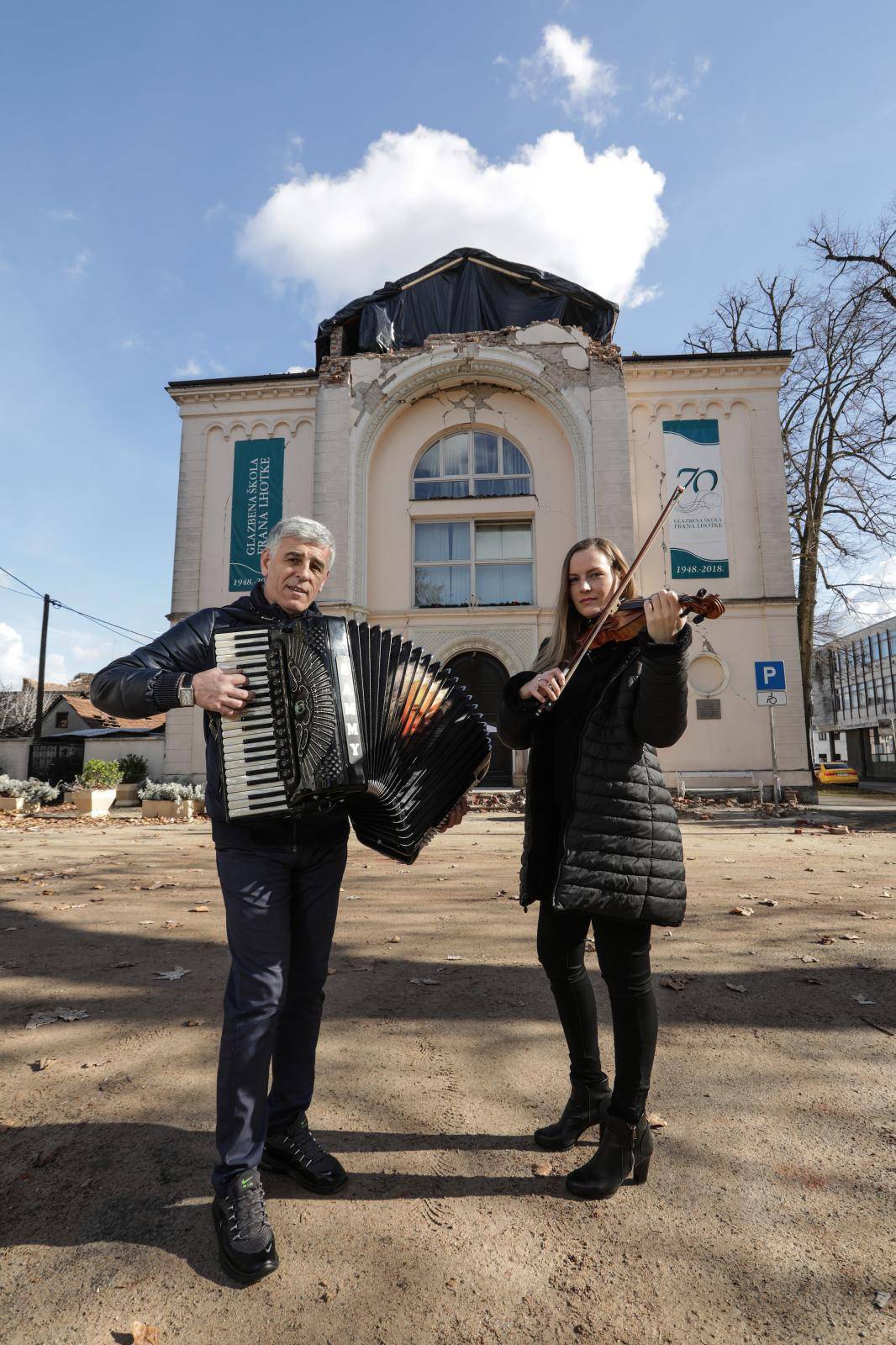 Svjetski prvak u sviranju harmonike svoju zaradu donirat će za obnovu stradale glazbene škole u Sisku