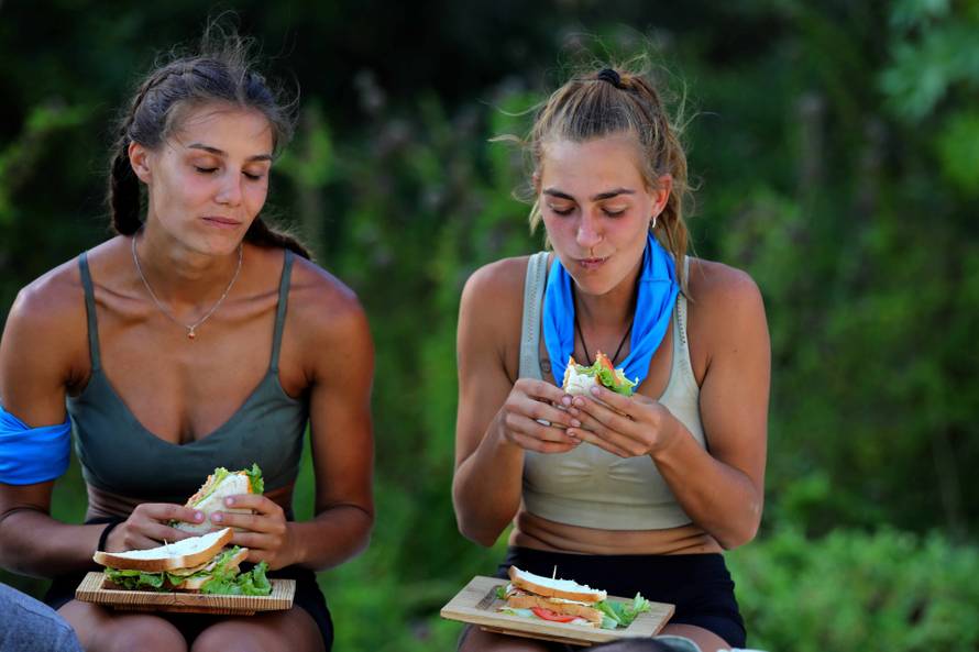 Za sendviče dali su sve: Plavi tim pomeo je pod s crvenima i odnio pobjedu rezultatom 8:1