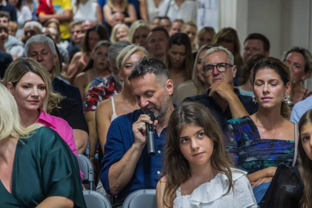 Vela Luka: Promocija novog albuma Olivera Dragojevića “Dolaziš”