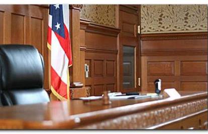 SAD: Sudac se u sudnici seksao s tužiteljicom