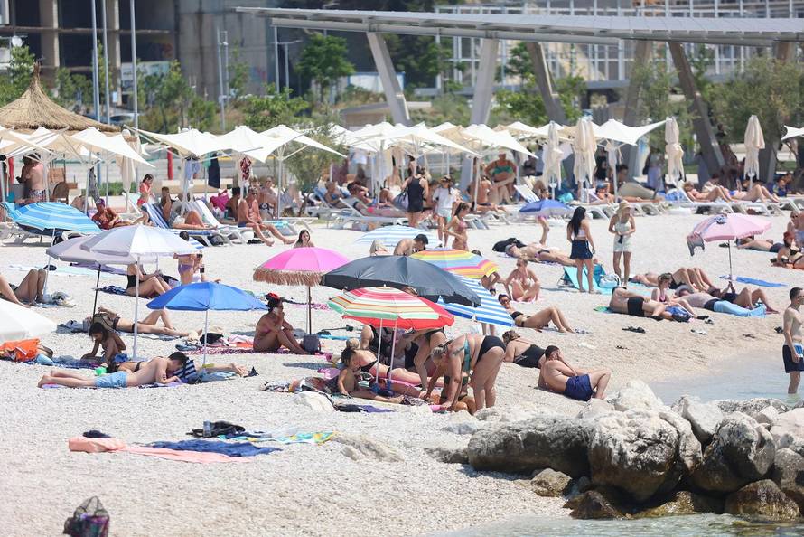 Split: 34 stupnja Celzijevih mnoge su Splićane natjerali na plaže