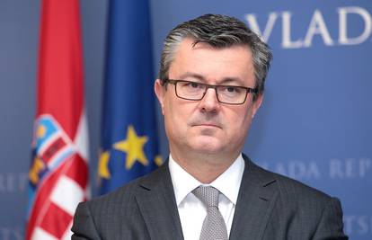 ''Ne opstruiram Brkića, izbor ministra branitelja je proces''
