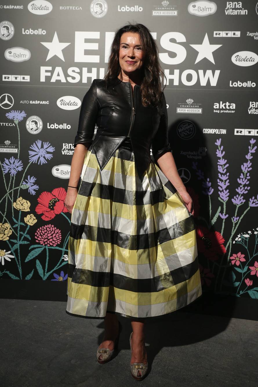 Neprepoznatljiva Borna Rajić zavodila dekolteom do pupka