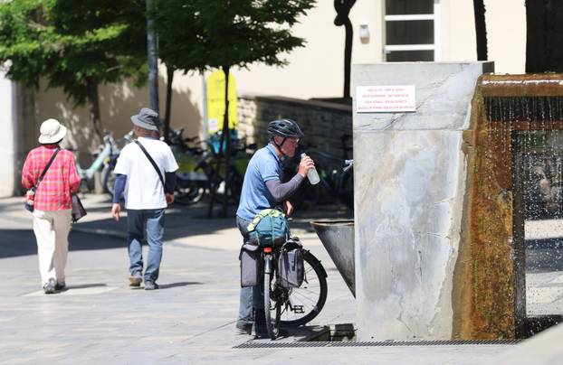 Splitske plaže pune su kupača 