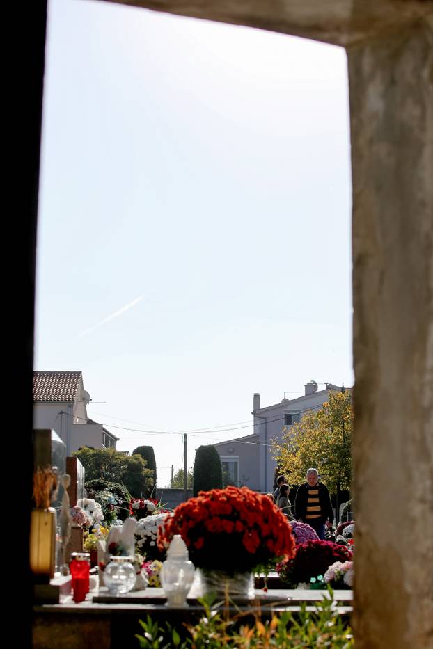 Zadar: Blagdan Svih svetih na Gradskom groblju