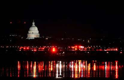 Strahuje se da nema preživjelih u sudaru aviona i helikoptera u SAD-u: 'Tuga je nepodnošljiva!'