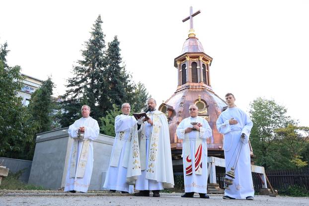 Zagreb: Uoči podizanja kupola održana je blagoslovna molitva