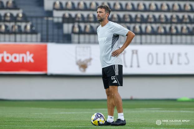 FOTO Hajdukovci odradili zadnji trening prije Zire. Maksimalan fokus, Hrgović čak stao i na gol
