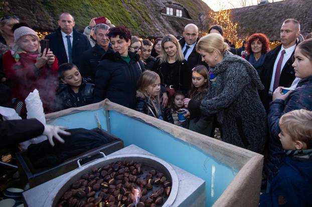 Zagreb: Svečano otvorenje Adventa na Prekrižju