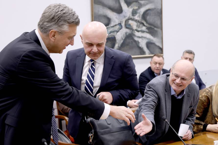 Zagreb: Plenkovic odborima predstavio Alena Ružića, kandidata za novog ministra rada, mirovinskog sustava, obitelji i socijalne politike