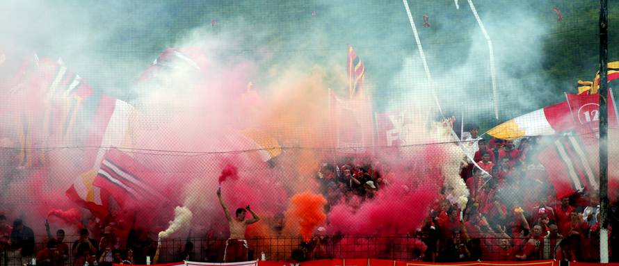 Nevjerojatno! Kladio se na svoj klub i u okladi izgubio suprugu