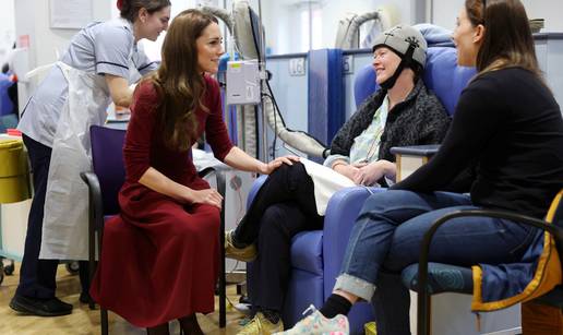 Kate posjetila bolnicu u kojoj se liječila od raka pa otkrila: U remisiji sam, sad je puno lakše
