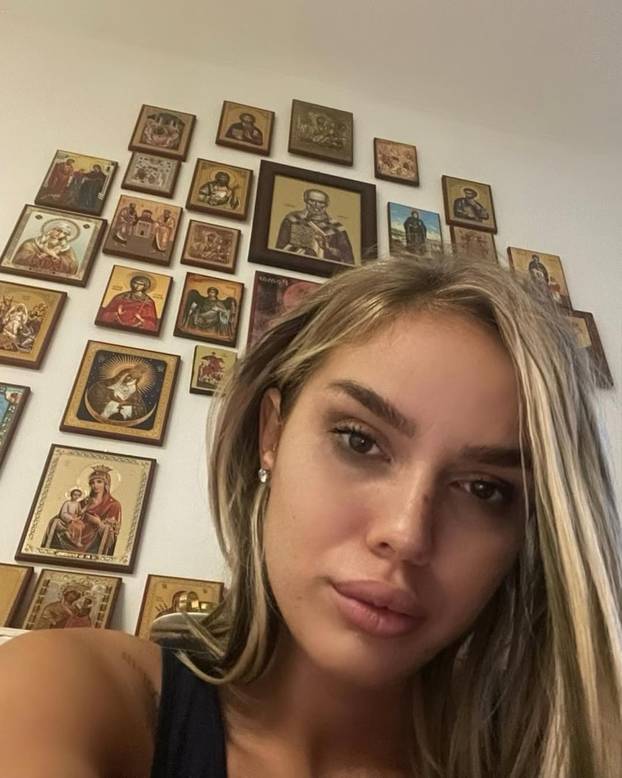 FOTO Obožava Vučića i Putina. Srpska političarka: Ružni bi da se politikom bave samo gabori!'