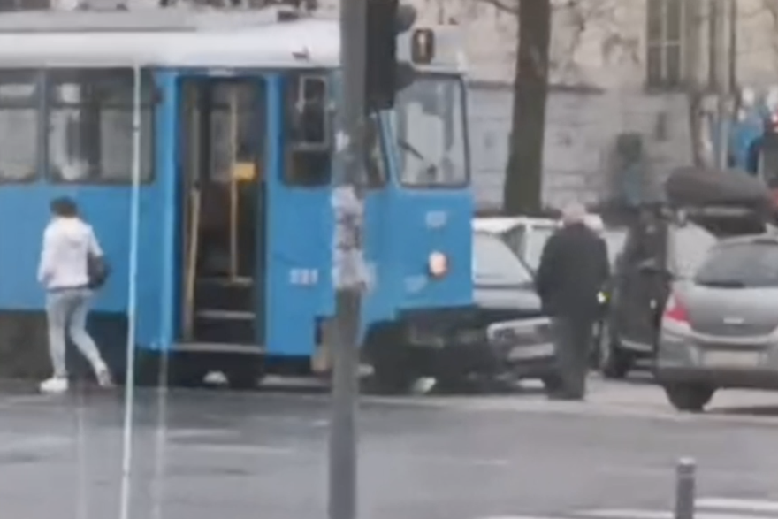 Zagreb: Prometna nesreća