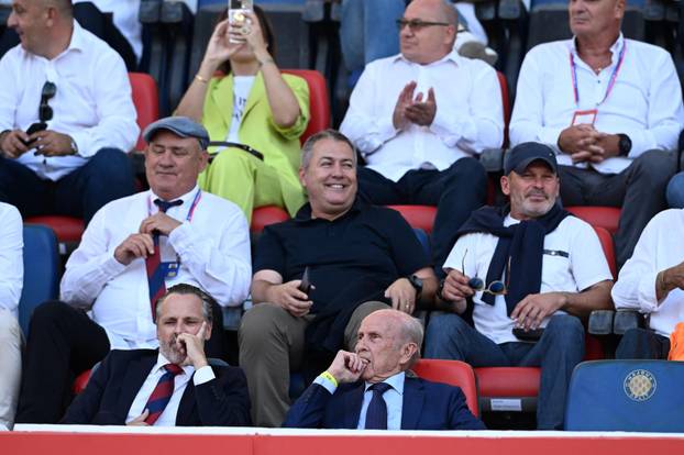 Split: Poznati na derbiju Hajduk - Dinamo