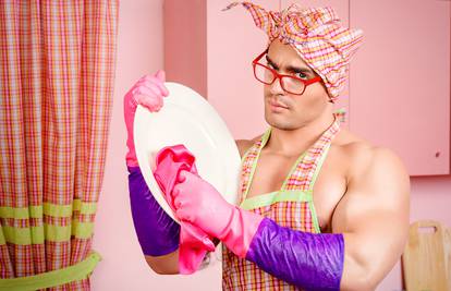 14 trikova kako da pranje suđa više ne bude povod za svađu...