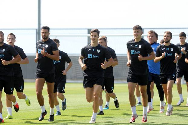 Trening nogometaša HNK Rijeke na pomoćnom terenu stadiona na Rujevici