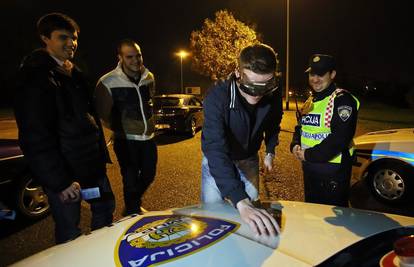 Mladi vozači su  nosili ‘pijane naočale’ da se ne bi napili