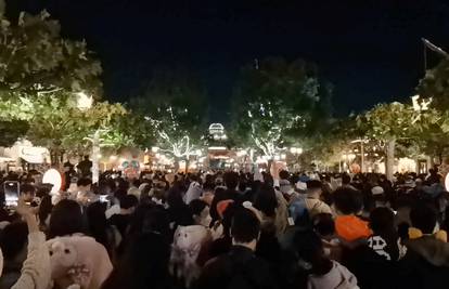 Šangaj proglasio karantenu u Disney parku, oko 60.000 ljudi je ostalo zatočeno u njemu
