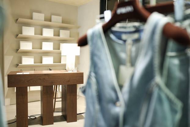 Zagreb: Lunilou & IZAKOVA store