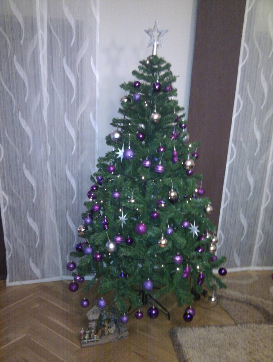 Šaljite fotografije božićnih jelki i osvojite vrijednu nagradu...