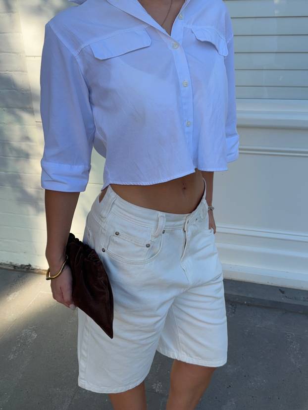 FOTO Unuka legende kriketa izazvala pomamu bez grudnjaka