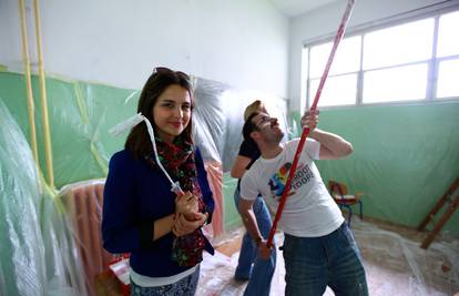Mislav Čavajda i Doris Pinčić u akciji: Za djecu ličili učionice