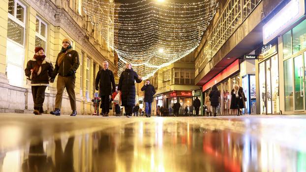 Sarajevo: Blagdanska atmosfera u centru grada