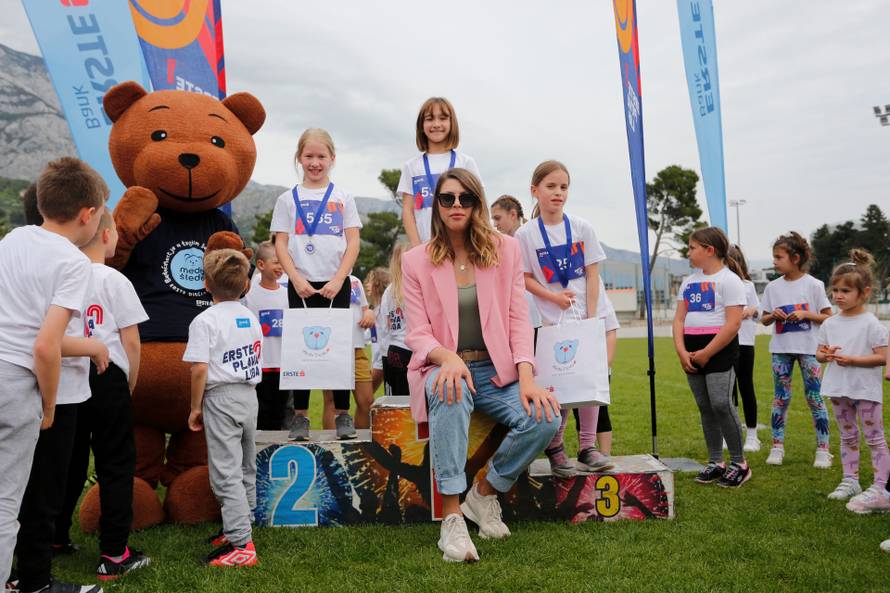 Blanka Vlašić razveselila mlade na Erste Plavoj ligi u Makarskoj