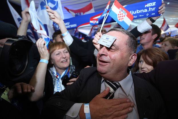 08.11.2015. Zagreb: Slavlje u stožeru Domoljubne koalicije nakon prvih izbornih rezultata