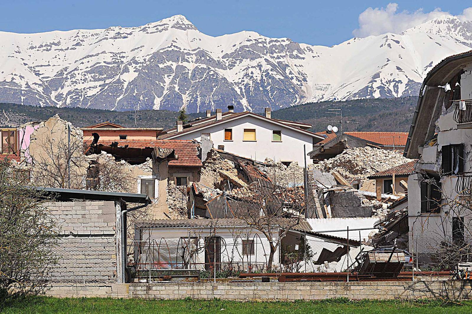 L'Aquila: U potresu poginula 251 osoba, broj i dalje raste