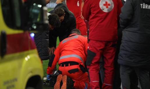 FOTO Scene u&zcaron;asa u Osijeku: Turski izbornik pao je usred utakmice, ipak &cacute;e se nastaviti!