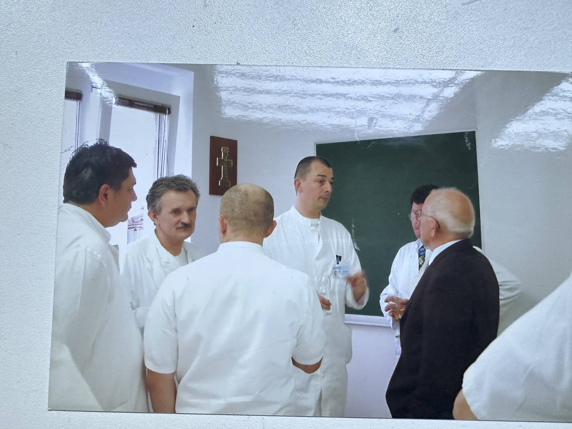 Tim liječnika nakon presađivanja prve jetre 1998. godine u KB-u Merkur