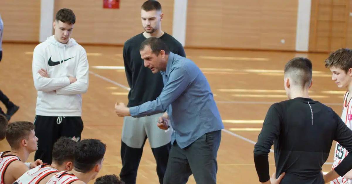 Coach Orders Juniors Gorica to Exit Game, Leading to League Expulsion