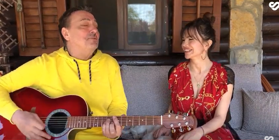 Seve pjevala s Kebom: 'Ma moj je svekar smišan ka' cukar...'