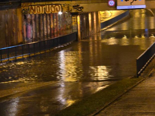 GALERIJA Pljuskovi u Dalmaciji, jaka tuča poharala Slavoniju. U utorak stiže novi val nevremena