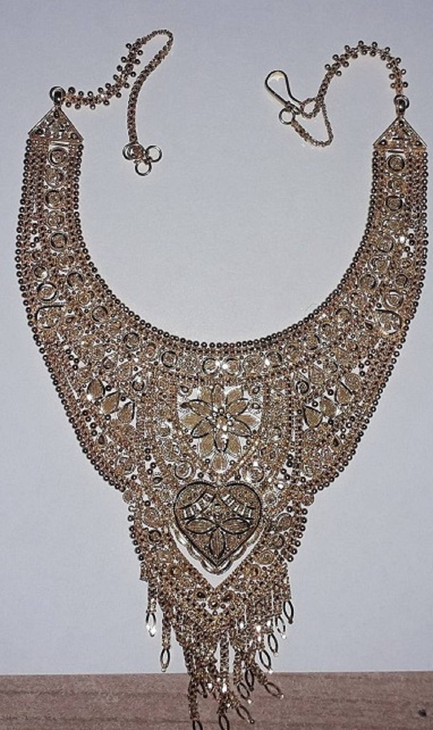 U Srbiju je htjela ući s pola kile zlata. Sakrila je sve u grudnjak