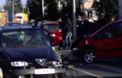 Lučko: Dvoje ozlijeđenih u sudaru četiri automobila