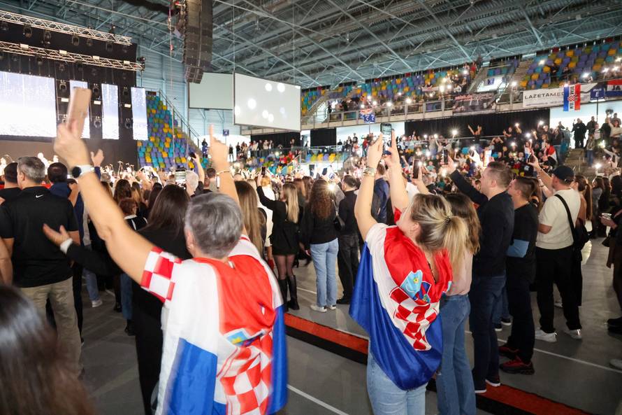 Frankfurt: Hrvatska noć u Suwag Energie Areni