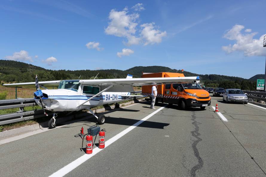 Suputnica iz Cessne: 'Kad se ugasio motor, pomolila sam se'