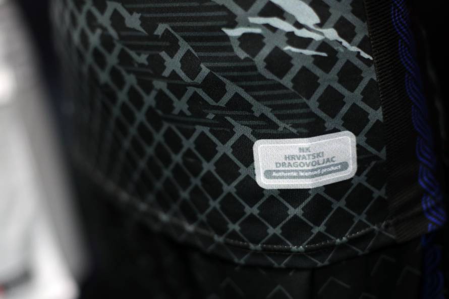 Lijepa li si: Novi dizajn dresa Dragovoljca baš je prekrasan