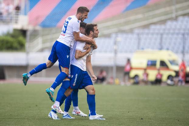 Split: Stadion Poljud,  Finale Hrvatskog nogometnog  kupa,  Hajduk izjednačio: Ferro krasno zakucao glavom