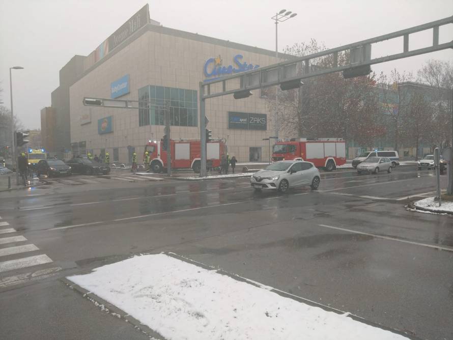 Prometna nesreća u Novom Zagrebu: Sudjelovala četiri vozila, nema ozlijeđenih