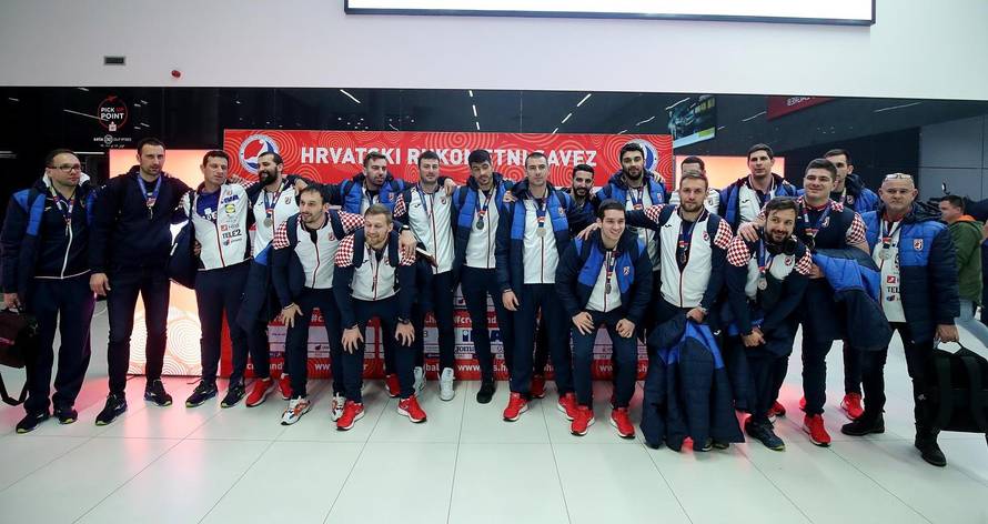 Petsto ljudi dočekalo Kauboje u 1 u noći: 'Ovo je fenomenalno'