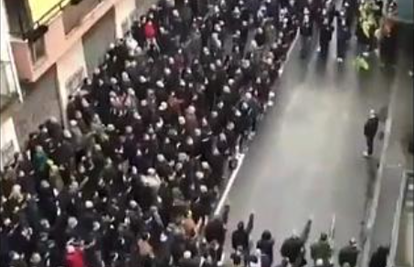 Kaos na ulicama u Milanu: Preko 800 desničara skandiralo u znak sjećanja na Ramellija