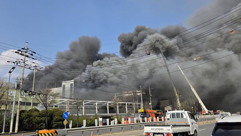 STRAVA U požaru u korejskoj tvornici autodijelova 14 mrtvih