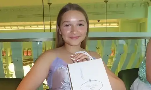 Harper Beckham se ne smije &scaron;minkati za &scaron;kolu, no uskoro pokre&cacute;e vlastiti brend make-upa
